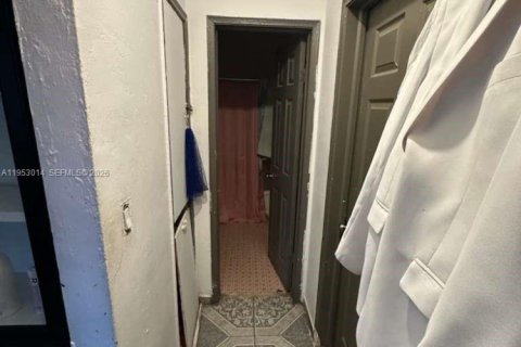 Casa en venta en Miami, Florida, 3 dormitorios, 112.6 m2 № 2007944 - foto 12