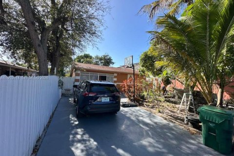 Casa en venta en Miami, Florida, 3 dormitorios, 112.6 m2 № 2007944 - foto 18