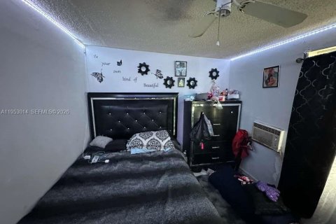 Casa en venta en Miami, Florida, 3 dormitorios, 112.6 m2 № 2007944 - foto 4