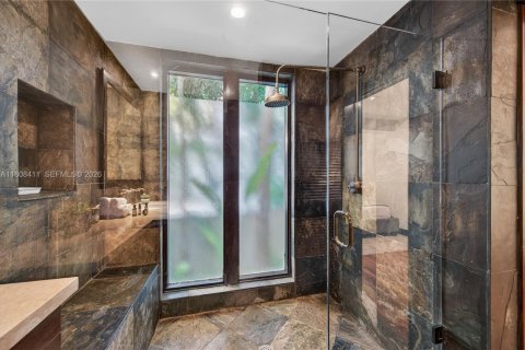 Casa en venta en Miami Beach, Florida, 6 dormitorios, 478.08 m2 № 2031967 - foto 25