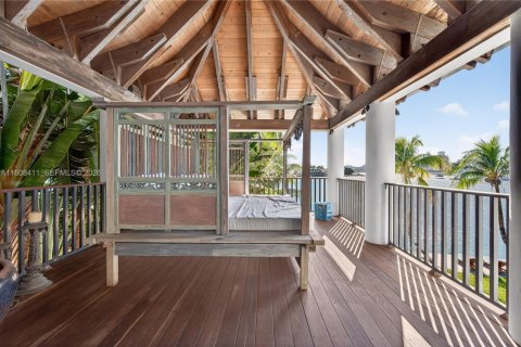 Casa en venta en Miami Beach, Florida, 6 dormitorios, 478.08 m2 № 2031967 - foto 29