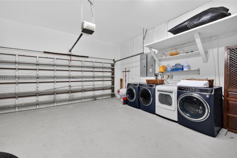 Casa en venta en Miami Beach, Florida, 6 dormitorios, 478.08 m2 № 2031967 - foto 27