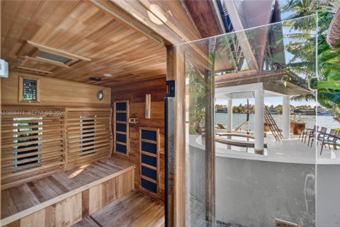 Casa en venta en Miami Beach, Florida, 6 dormitorios, 478.08 m2 № 2031967 - foto 17