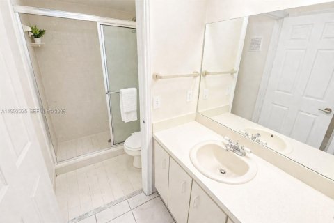 Снять в аренду кондоминиум в Майами, Флорида 2 спальни, 84.73м2, № 2052610 - фото 19