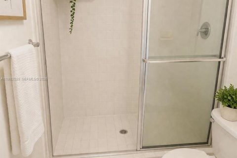 Снять в аренду кондоминиум в Майами, Флорида 2 спальни, 84.73м2, № 2052610 - фото 18