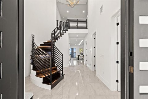 Villa ou maison à vendre à Saint Petersburg, Floride: 4 chambres, 353.03 m2 № 1558030 - photo 7