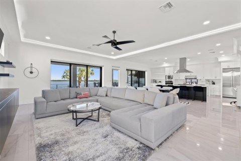 Villa ou maison à vendre à Saint Petersburg, Floride: 4 chambres, 353.03 m2 № 1558030 - photo 24