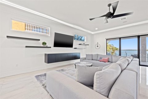Villa ou maison à vendre à Saint Petersburg, Floride: 4 chambres, 353.03 m2 № 1558030 - photo 25
