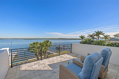 Villa ou maison à vendre à Saint Petersburg, Floride: 4 chambres, 353.03 m2 № 1558030 - photo 2