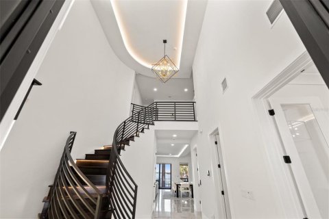 Villa ou maison à vendre à Saint Petersburg, Floride: 4 chambres, 353.03 m2 № 1558030 - photo 9