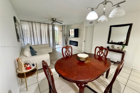 Copropriété à vendre à Coral Springs, Floride: 3 chambres, 105.91 m2 № 2082573 - photo 9