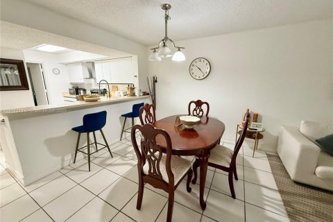Copropriété à vendre à Coral Springs, Floride: 3 chambres, 105.91 m2 № 2082573 - photo 8