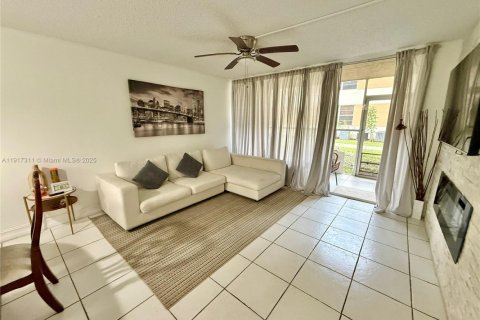 Copropriété à vendre à Coral Springs, Floride: 3 chambres, 105.91 m2 № 2082573 - photo 7
