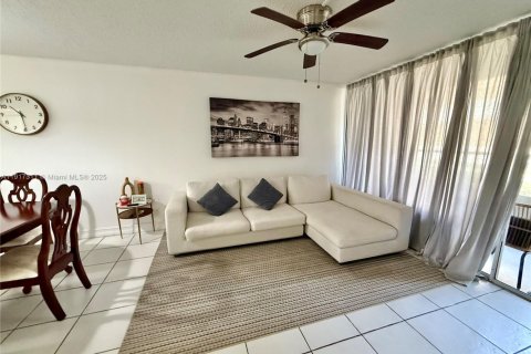Copropriété à vendre à Coral Springs, Floride: 3 chambres, 105.91 m2 № 2082573 - photo 6