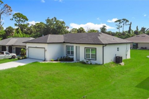 Casa en alquiler en Port Charlotte, Florida, 3 dormitorios, 121.24 m2 № 1904411 - foto 4