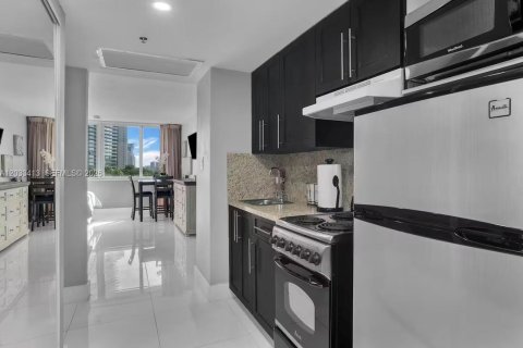 Condominio en venta en Sunny Isles Beach, Florida, 38.09 m2 № 2077982 - foto 7