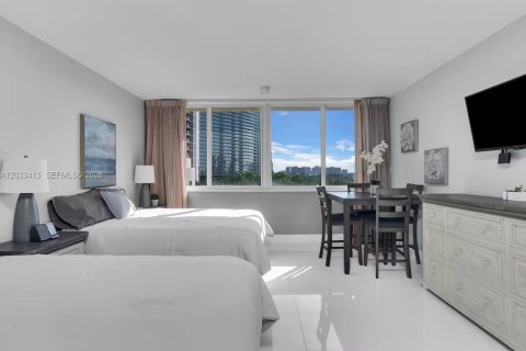 Estudio en el Condominio en Sunny Isles Beach, Florida № 2077982