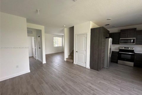 Adosado en venta en Homestead, Florida, 3 dormitorios, 120.96 m2 № 1955409 - foto 5