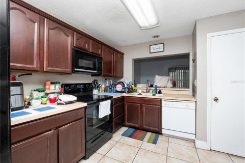 Townhouse in Kissimmee, Florida 3 bedrooms, 135.64 sq.m. № 2236405 - photo 3