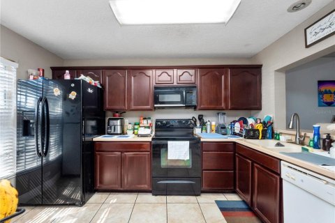 Townhouse in Kissimmee, Florida 3 bedrooms, 135.64 sq.m. № 2236405 - photo 4