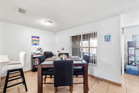 Townhouse in Kissimmee, Florida 3 bedrooms, 135.64 sq.m. № 2236405 - photo 6