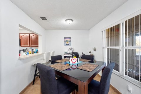 Townhouse in Kissimmee, Florida 3 bedrooms, 135.64 sq.m. № 2236405 - photo 7