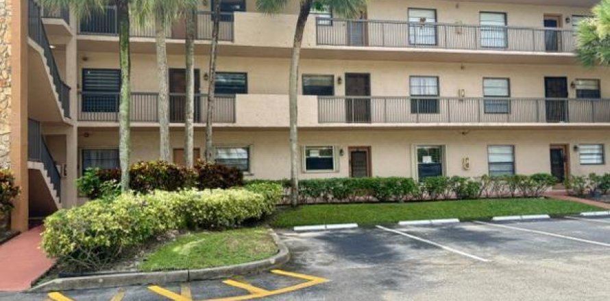 Condo in Tamarac, Florida, 2 bedrooms  № 2387011