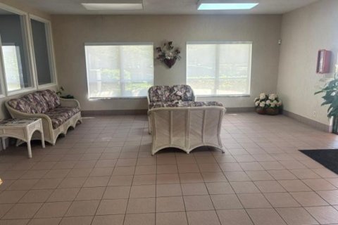 Condo in Tamarac, Florida, 2 bedrooms  № 2387011 - photo 26