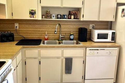 Condo in Tamarac, Florida, 2 bedrooms  № 2387011 - photo 6
