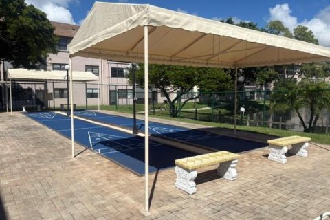 Condo in Tamarac, Florida, 2 bedrooms  № 2387011 - photo 25