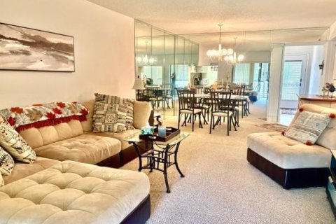 Condo in Tamarac, Florida, 2 bedrooms  № 2387011 - photo 4