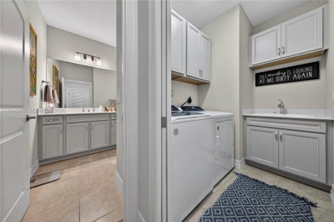 Townhouse in Oakland Park, Florida 3 bedrooms, 164.81 sq.m. № 2005896 - photo 12