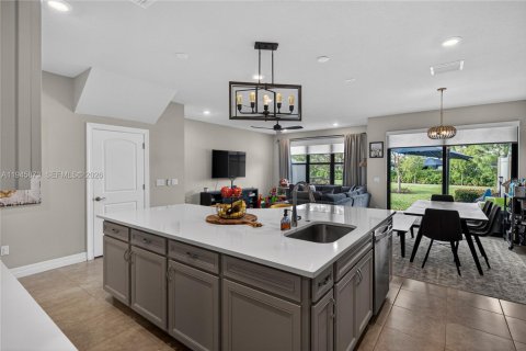 Townhouse in Oakland Park, Florida 3 bedrooms, 164.81 sq.m. № 2005896 - photo 5