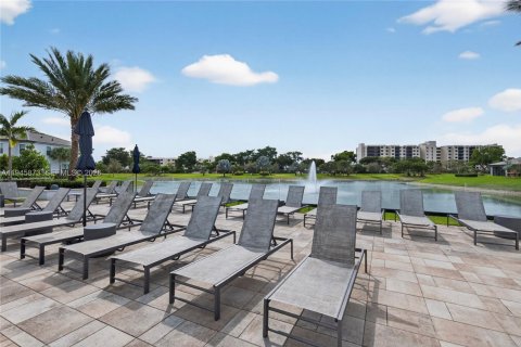 Townhouse in Oakland Park, Florida 3 bedrooms, 164.81 sq.m. № 2005896 - photo 23