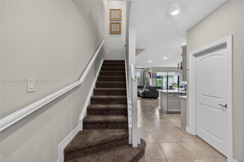 Townhouse in Oakland Park, Florida 3 bedrooms, 164.81 sq.m. № 2005896 - photo 9