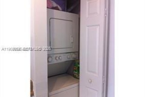 Copropriété à vendre à Sunny Isles Beach, Floride: 1 chambre, 66.43 m2 № 2189262 - photo 21