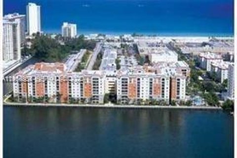 Copropriété à vendre à Sunny Isles Beach, Floride: 1 chambre, 66.43 m2 № 2189262 - photo 3