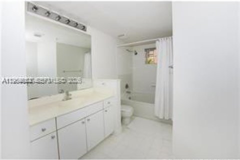 Copropriété à vendre à Sunny Isles Beach, Floride: 1 chambre, 66.43 m2 № 2189262 - photo 24