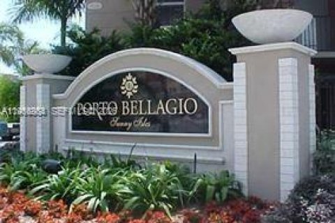 Copropriété à vendre à Sunny Isles Beach, Floride: 1 chambre, 66.43 m2 № 2189262 - photo 2