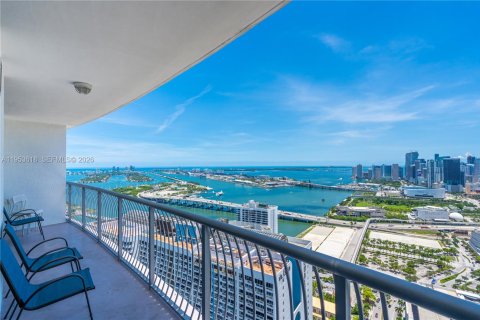 Condominio en alquiler en Miami, Florida, 1 dormitorio, 76.27 m2 № 2054774 - foto 8