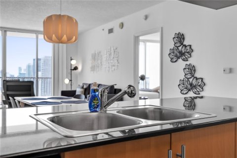 Condominio en alquiler en Miami, Florida, 1 dormitorio, 76.27 m2 № 2054774 - foto 27