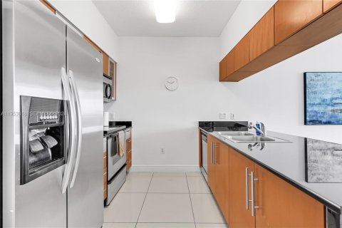 Condominio en alquiler en Miami, Florida, 1 dormitorio, 76.27 m2 № 2054774 - foto 12