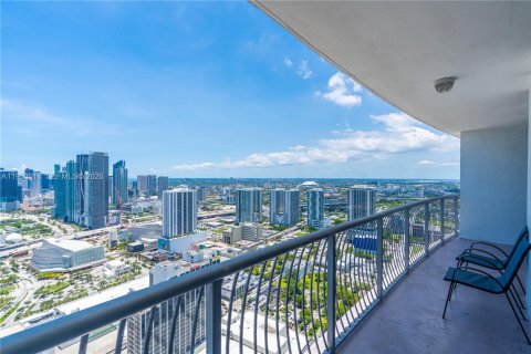 Condominio en alquiler en Miami, Florida, 1 dormitorio, 76.27 m2 № 2054774 - foto 9