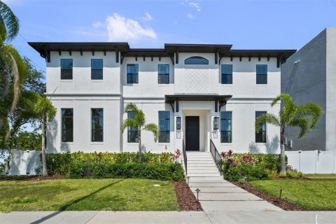 House in Tampa, Florida 5 bedrooms, 417.22 sq.m. № 1742834 - photo 2