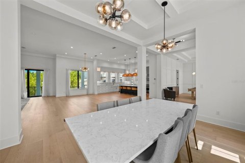 House in Tampa, Florida 5 bedrooms, 417.22 sq.m. № 1742834 - photo 7