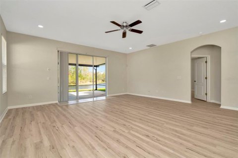 House in Land O' Lakes, Florida 4 bedrooms, 238.57 sq.m. № 1376611 - photo 10