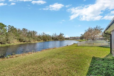 House in Land O' Lakes, Florida 4 bedrooms, 238.57 sq.m. № 1376611 - photo 26