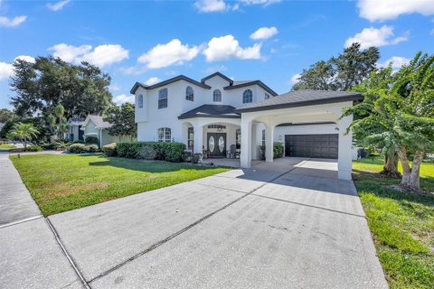 Villa ou maison à vendre à Casselberry, Floride: 5 chambres, 313.64 m2 № 2399463 - photo 3