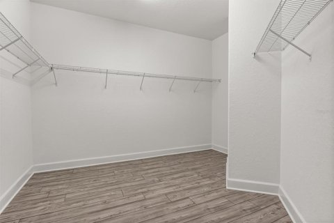 House in Winter Haven, Florida 4 bedrooms, 336.21 sq.m. № 2116157 - photo 27