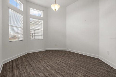 House in Winter Haven, Florida 4 bedrooms, 336.21 sq.m. № 2116157 - photo 16
